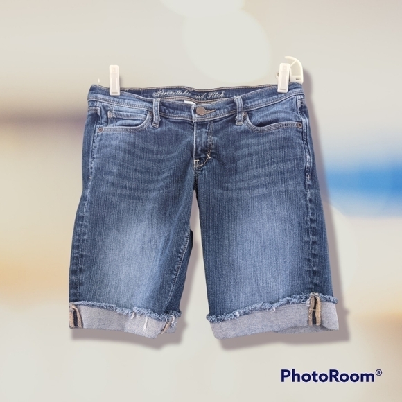 ABERCROMBIE and Fitch jean shorts, size 2 - Picture 1 of 3